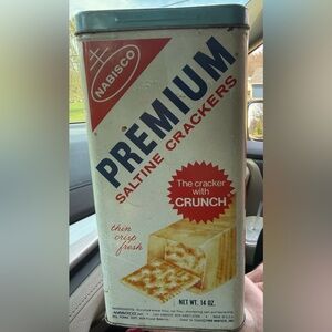 1969 Vintage Saltine Tin Container